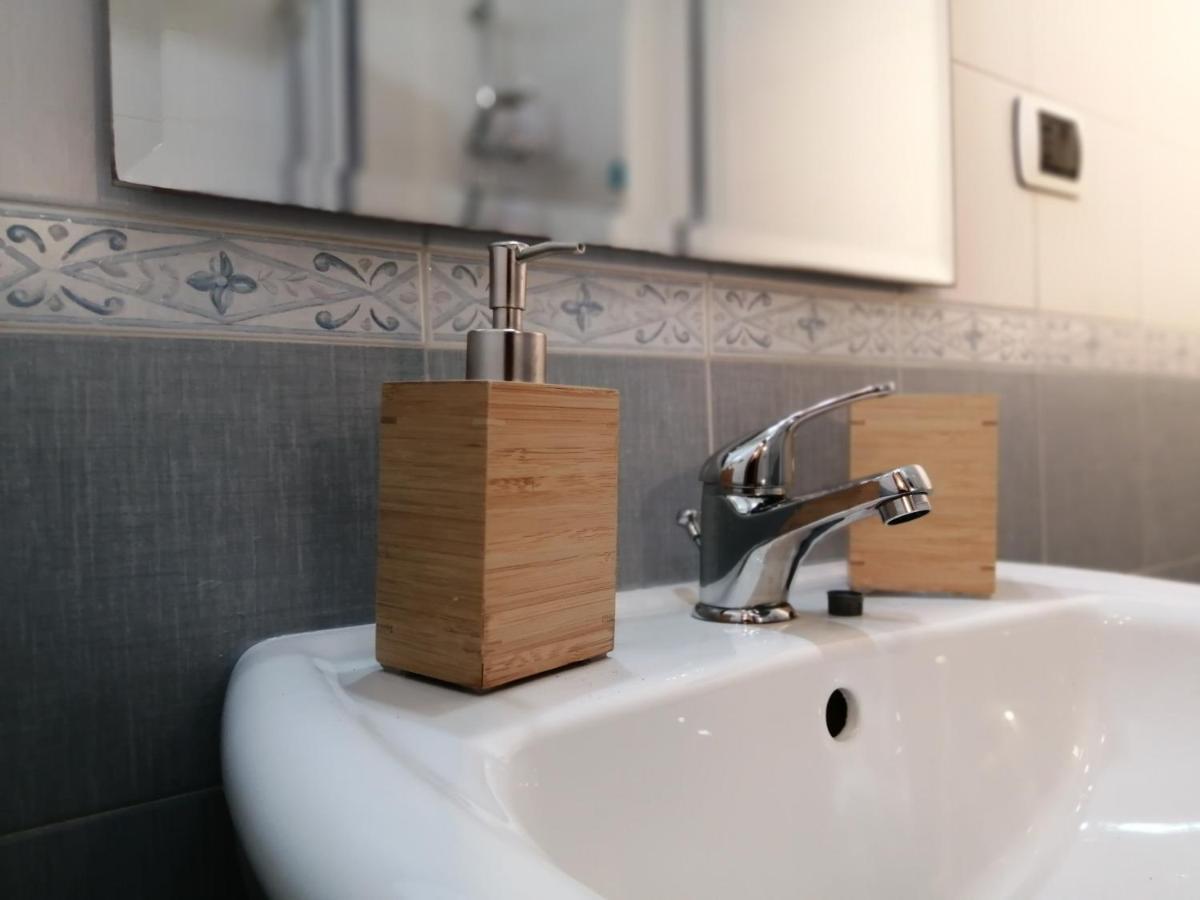 Dependance Red House - Affitti Brevi Italia Apartment มันเฟรโดเนีย ภายนอก รูปภาพ