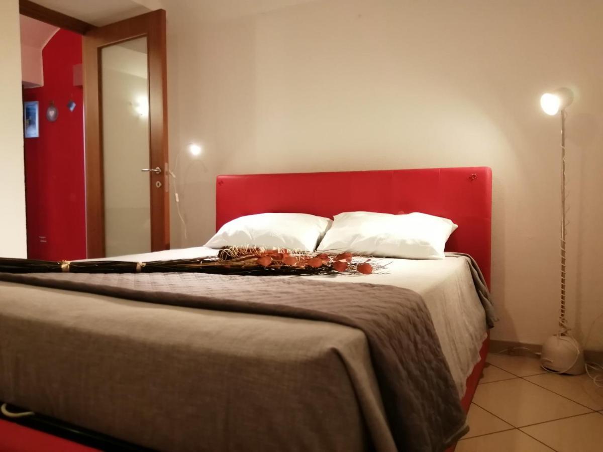 Dependance Red House - Affitti Brevi Italia Apartment มันเฟรโดเนีย ภายนอก รูปภาพ